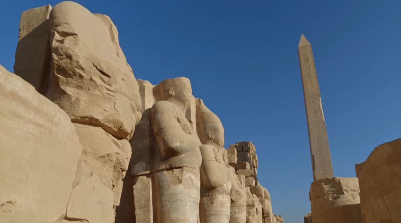 Luxor Standard